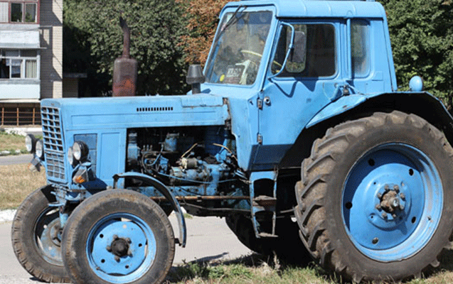 10 yaşlı uşağı traktor vurub öldürdü 