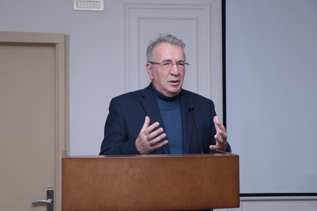 Məsud Əfəndiyev konfransda dəvətli məruzəçi qismində çıxış edib