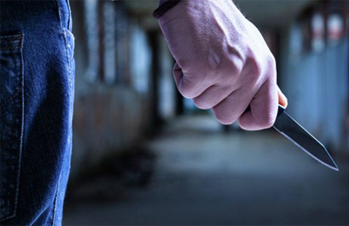 Bakıda ata və oğul qohumlarını bıçaqlayıb, ölən və yaralanan var