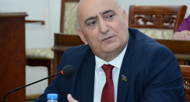 Deputat: Distant təhsilə keçməliyik