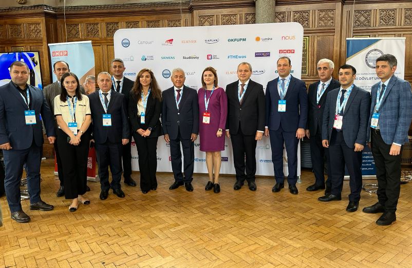 Rektor&nbsp;Dünya Akademik Sammitində iştirak edib