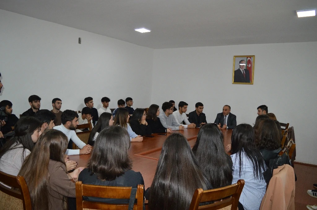 MDU-da &ldquo;Poliqon&rdquo;düşərgəsində iştirak edən tələbələrlə görüş keçirilib