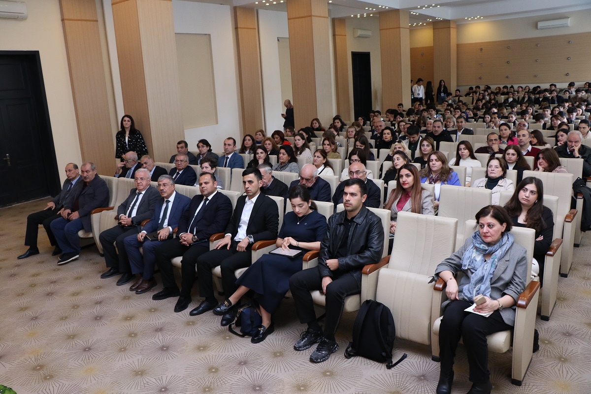 AzMİU-da iqlim dəyişikliyi ilə bağlı maarifləndirici SEMİNAR