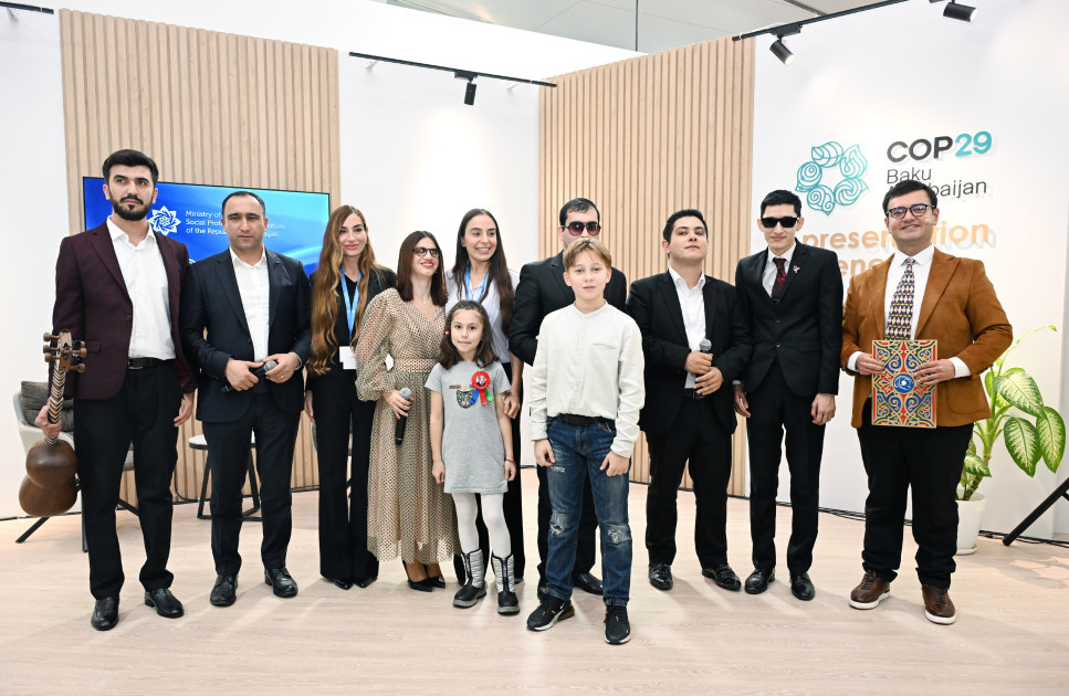 Leyla Əliyeva və Arzu Əliyeva COP29-da təqdim edilən inklüziv sərgidə - FOTO