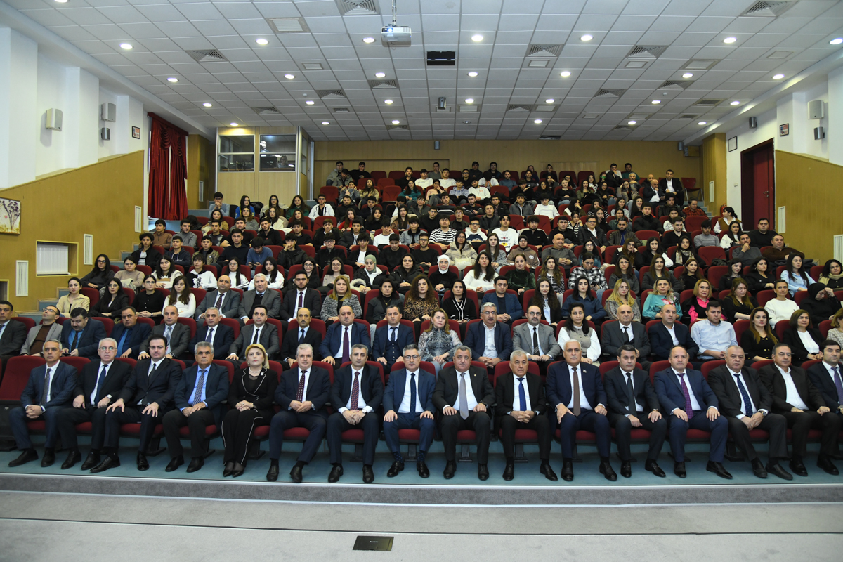 BMU-da Ulu Öndər Heydər Əliyevin anım günü ilə bağlı tədbir keçirilib