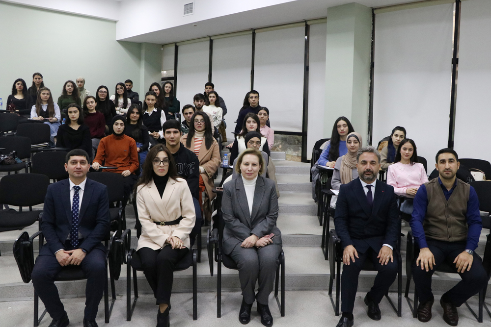 BBMM-nin monitorinq qrupu Azərbaycan Universitetində olub