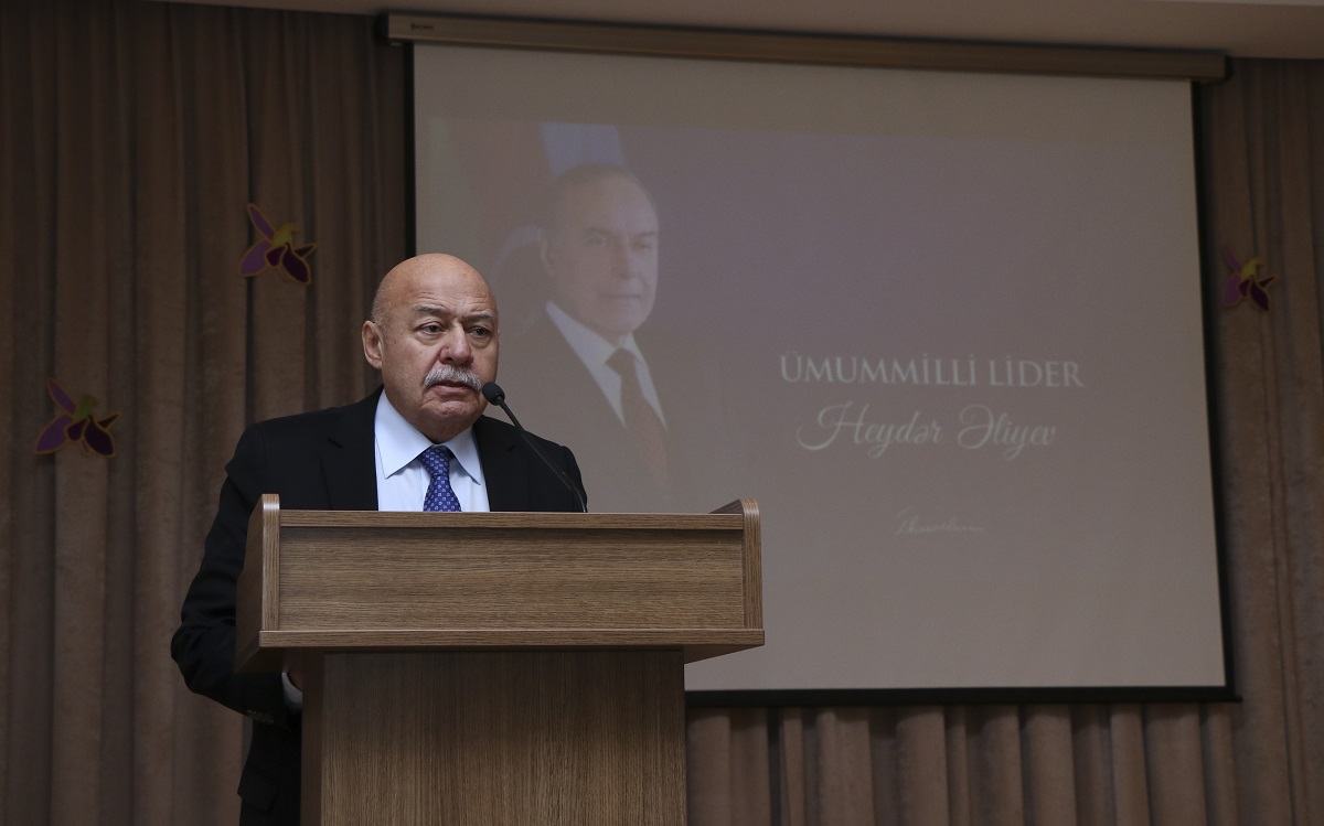 AzMİU-da Ulu Öndər Heydər Əliyevin anım tədbiri keçirilib
