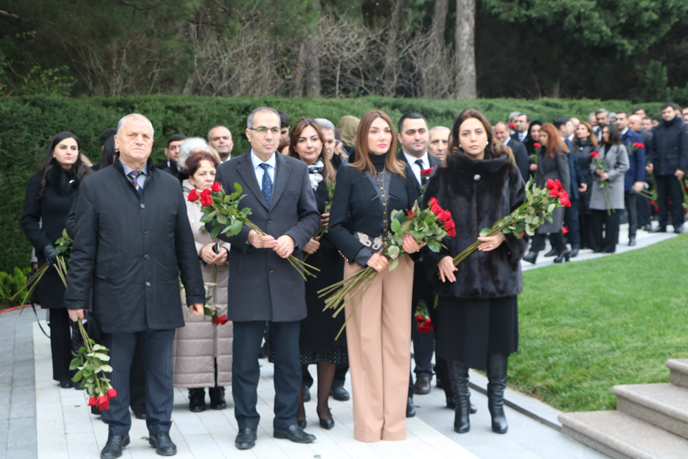 Azərbaycan Universitetində Ümummilli Lider Heydər Əliyevin xatirəsi anılıb