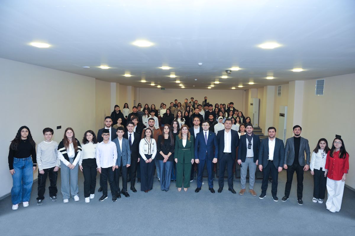 BMU-da iş adamları ilə tələbələrin görüşü keçirilib