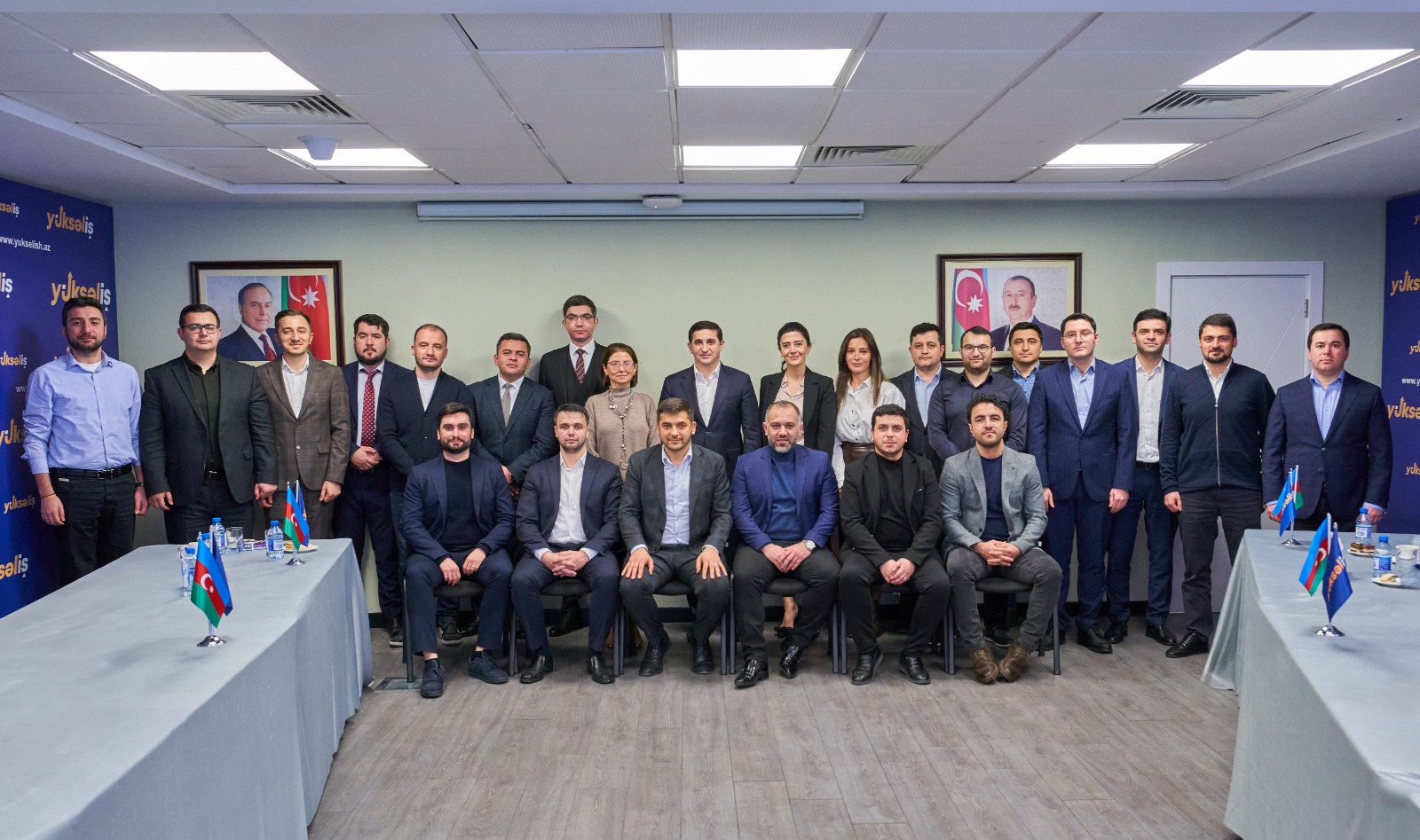 Fərid Əhmədov “Yüksəliş” müsabiqəsinin qalibləri ilə görüş keçirib