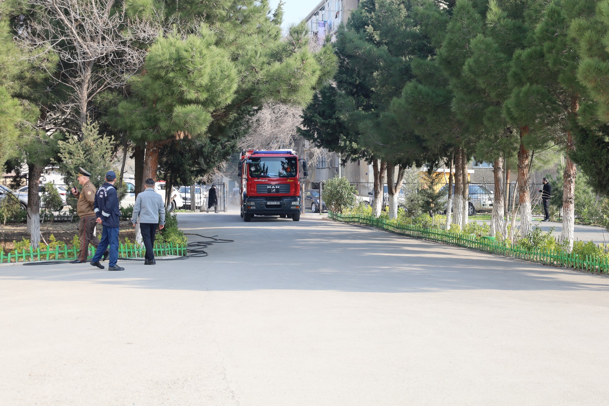 Məktəbin həyətyanı sahəsindəki yardımçı tikilidə yanğın olub