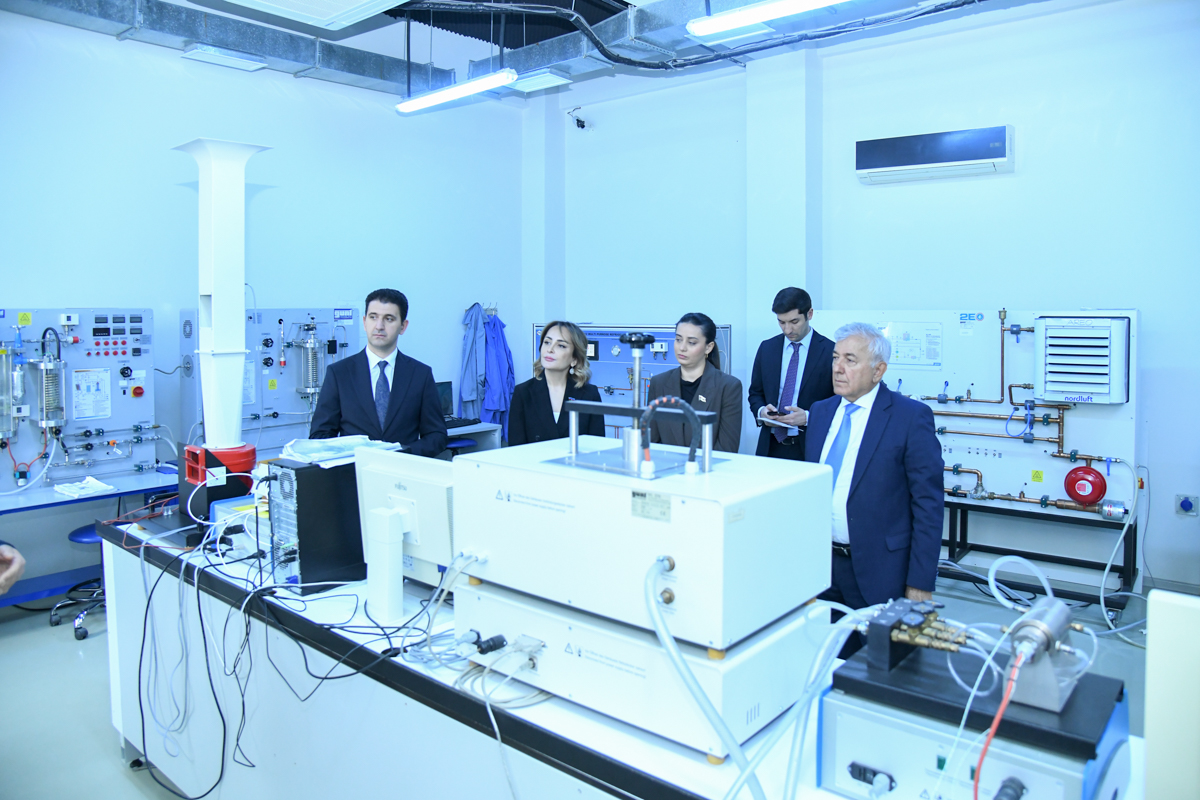Deputatlar BMU-nun laboratoriyaları ilə tanış olublar