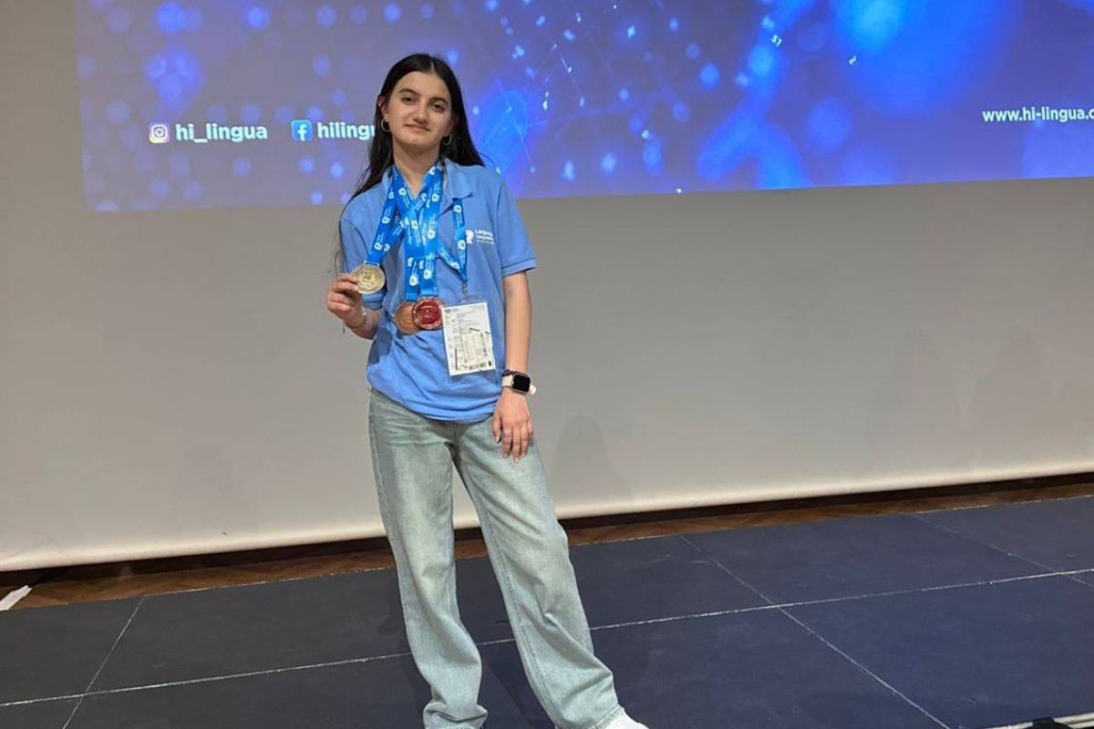 Sumqayıt məktəblisi beynəlxalq olimpiadadan 4 medalla QAYIDIB