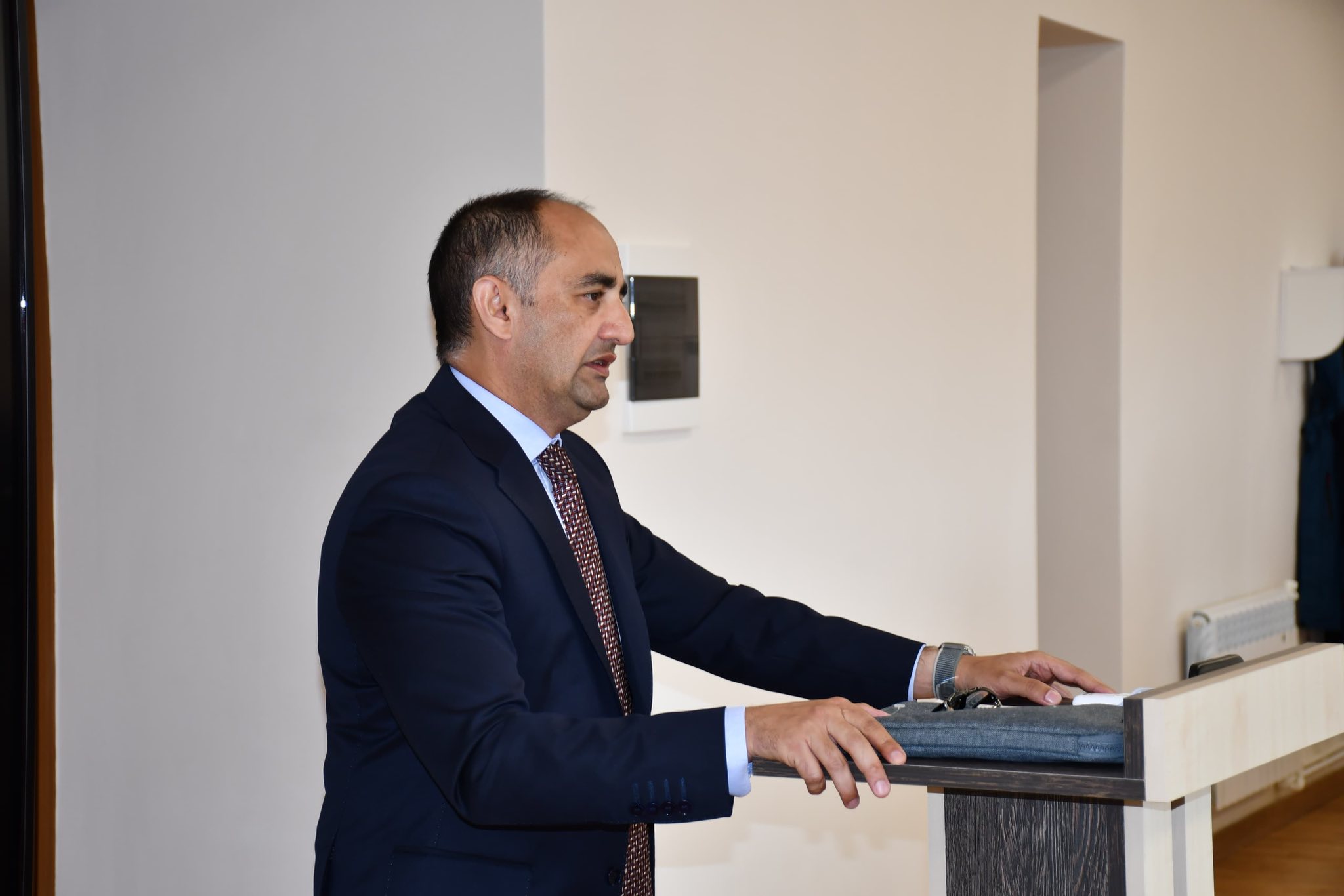 Baş Prokurorluğun idarə rəisi Qarabağ Universitetinin tələbləri ilə görüşüb