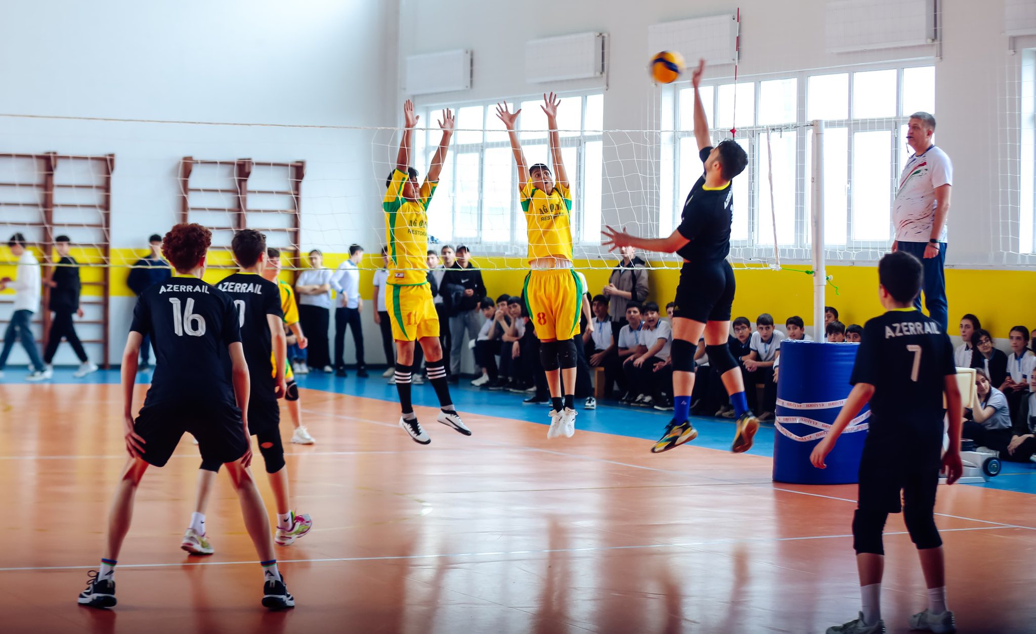 Məktəblilər arasında voleybol üzrə respublika birinciliyi keçirilib