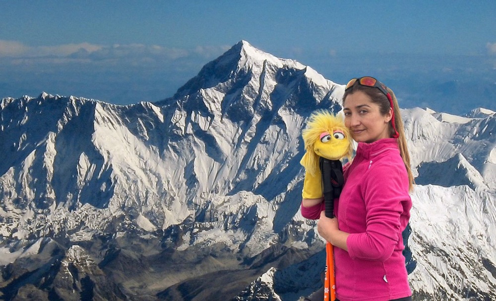 Azərbaycanlı qadın müəllim Everesti fəth etdi - FOTO