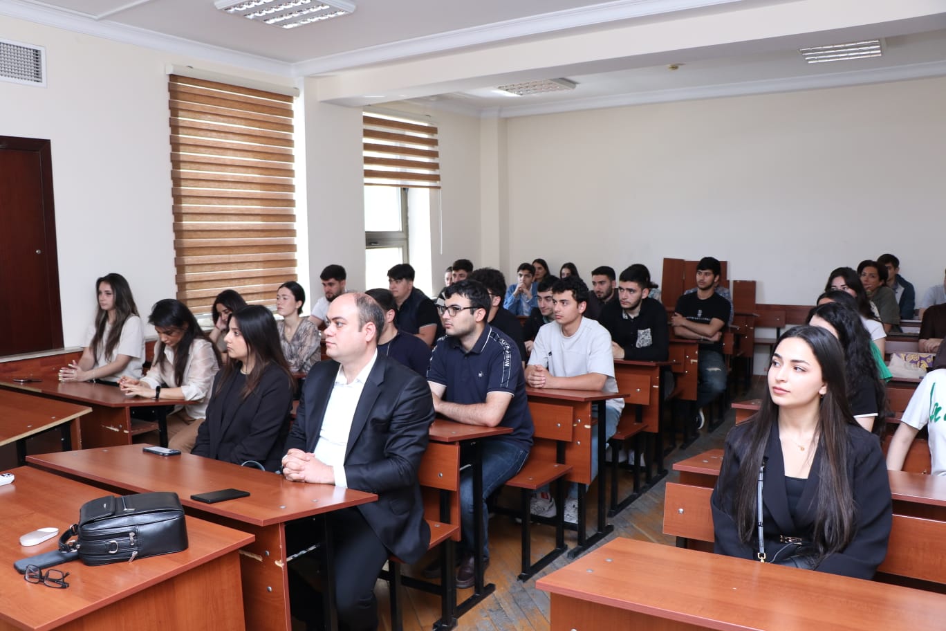 AzMİU tələbələrinə “Bank işinin təşkili” mövzusunda seminar-təlim keçirilib