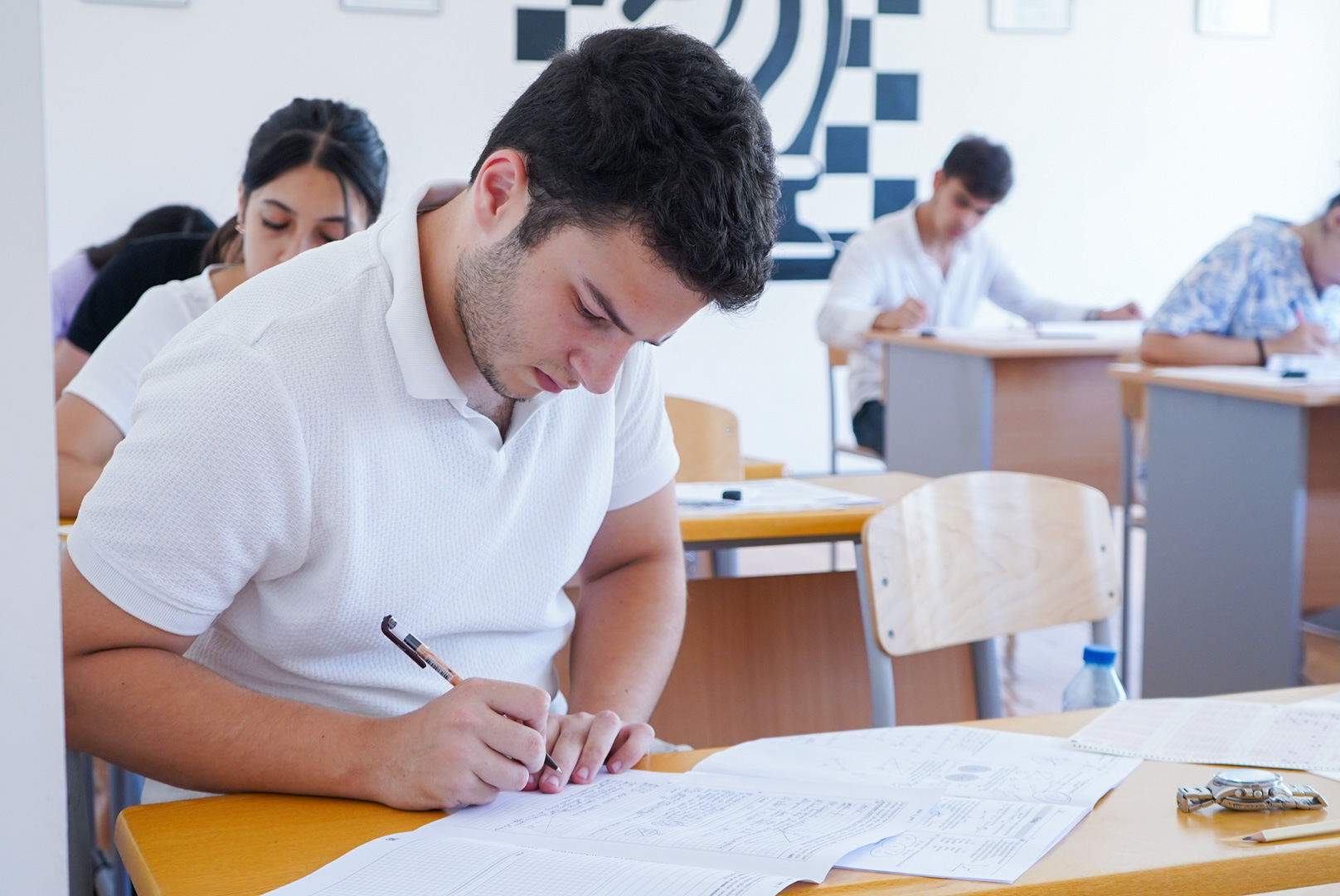Abituriyentlərin ilk imtahanı üçün 18,9 milyon manat xərclənib