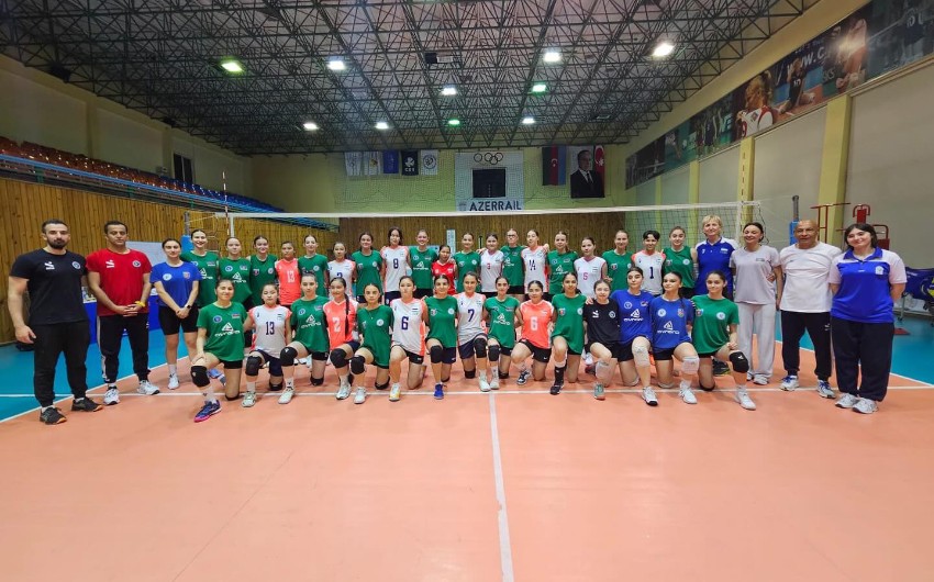 Özbəkistanın 16 yaşadək qızlardan ibarət voleybol millisi Bakıya gəlib
