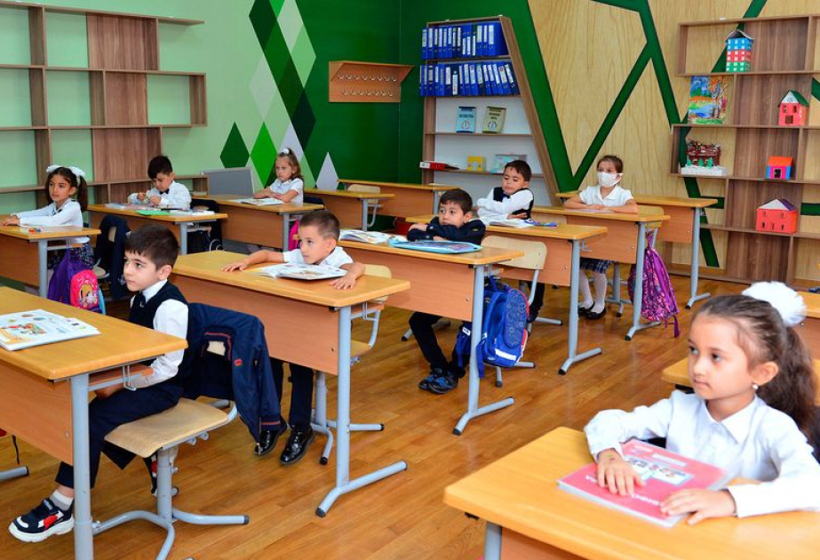 580 mindən çox şagird ibtidai sinifdə təhsil alır