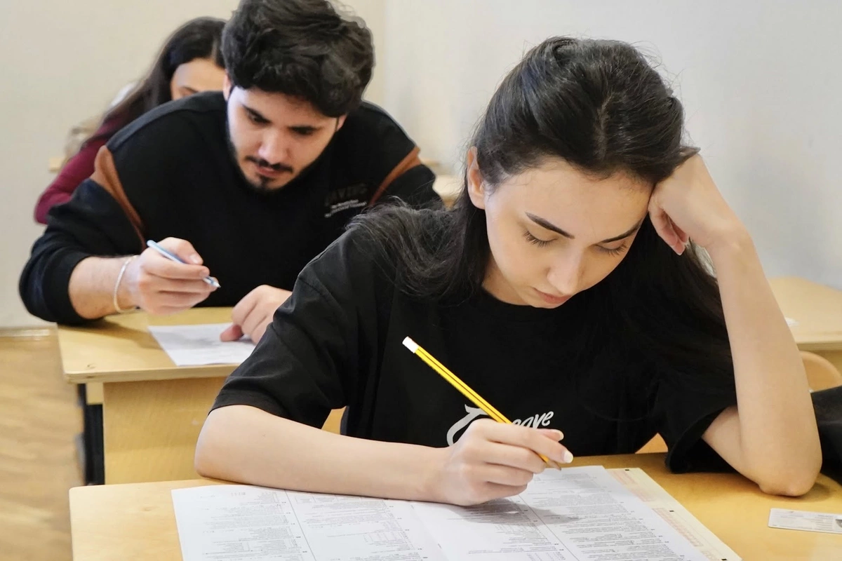 Abituriyentləri çaşdıran suallar - Riyaziyyatda çətinlik nə idi?