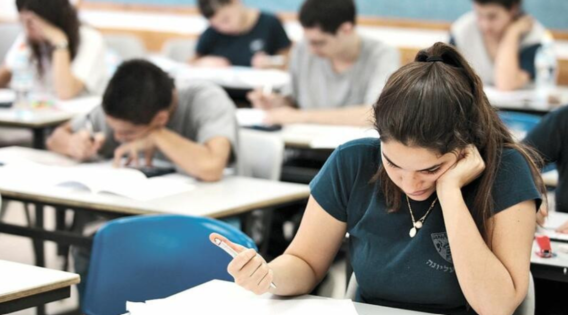 Paytaxt məktəbliləri ən çox bu universitetlərə qəbul olurlar - SİYAHI
