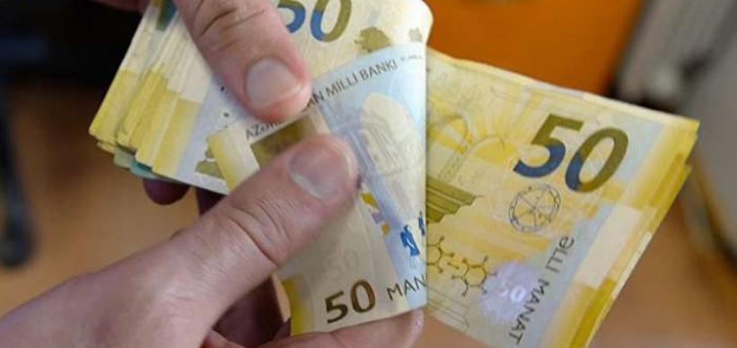 Bu universitet əməkdaşlarını 250 manatla sevindirdi
