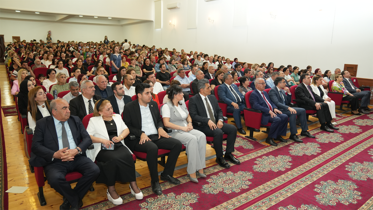 ATİAHİ bayram münasibətilə 1000 nəfər təhsil işçisini sevindirdi