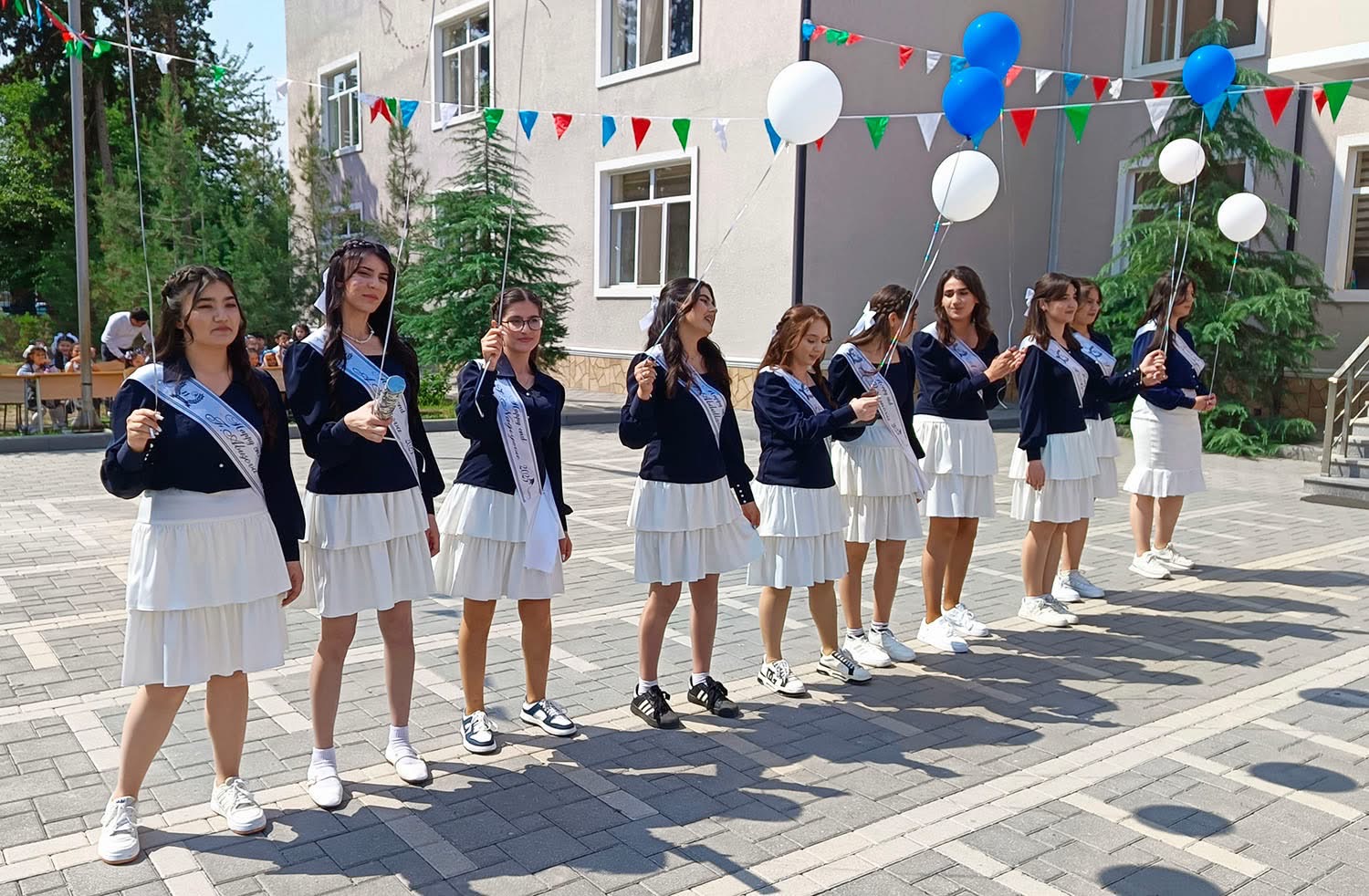 Ümumtəhsil məktəblərində “Son zəng” tədbirləri keçirilib
