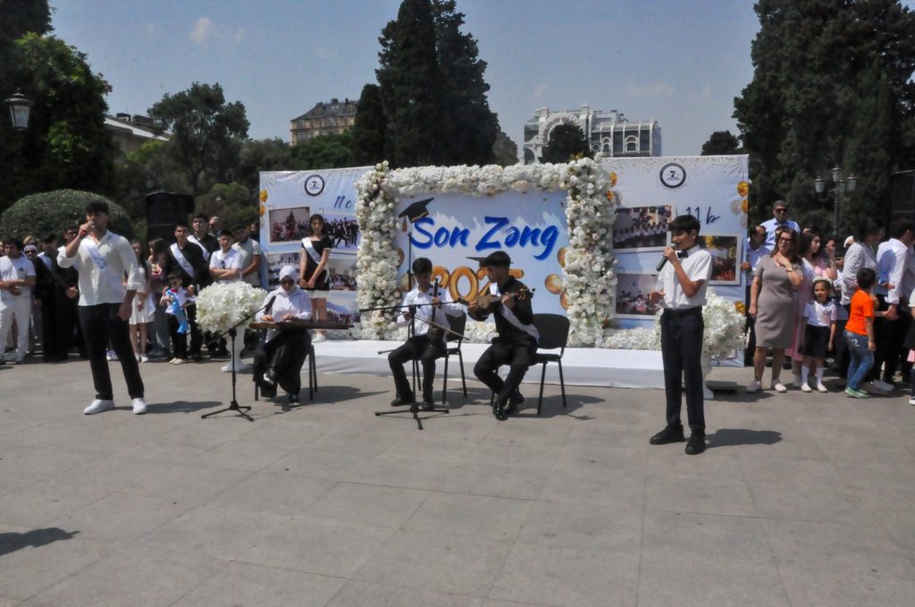 Səbaildə “Son Zəng” təntənəli şəkildə qeyd olunub -FOTOLAR