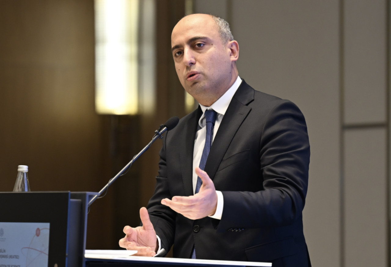Nazir reytinqdə yer alan ali məktəblərin heyətini təbrik edib