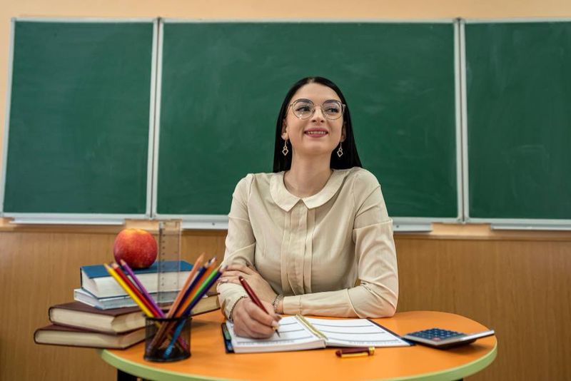 Müəllimlik ixtisasına maraq azalır? - Rəsmi STATİSTİKA