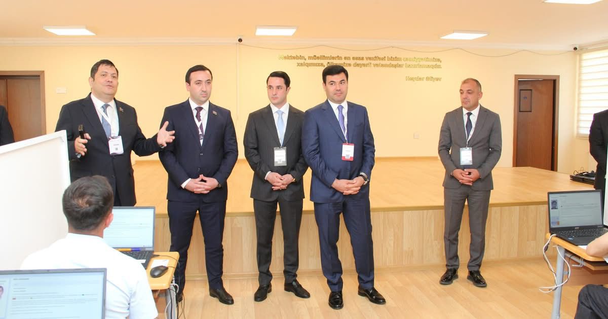 Rəsmi şəxslər sertifikasiya imtahanını izlədi