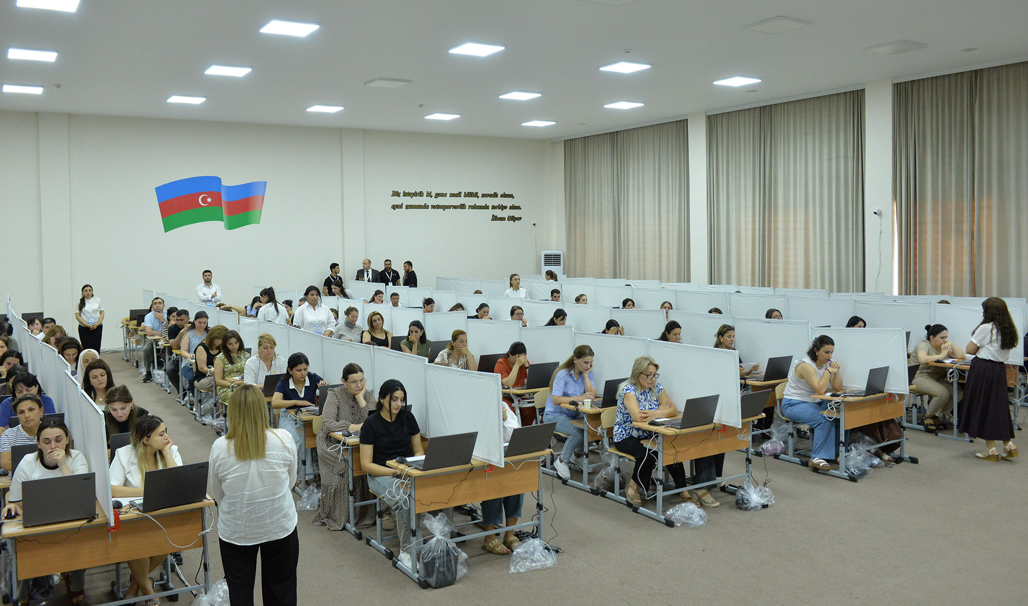 Media qurumlarının rəhbərləri və influenserlər sertifikatlaşdırma imtahanını izləyiblər
