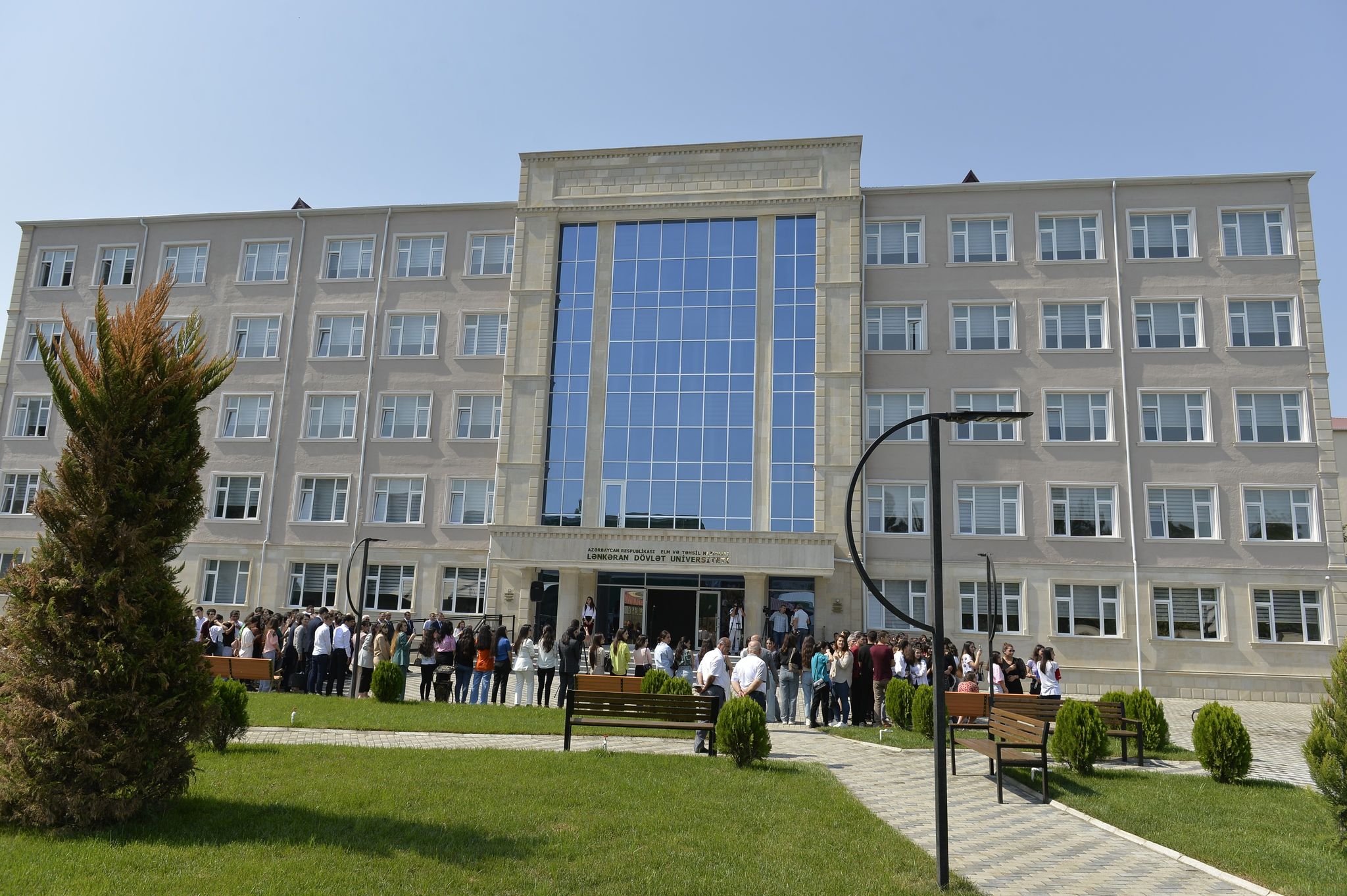 LDU-da neçə tələbə qırmızı diplomla məzun olub?  - SORĞU