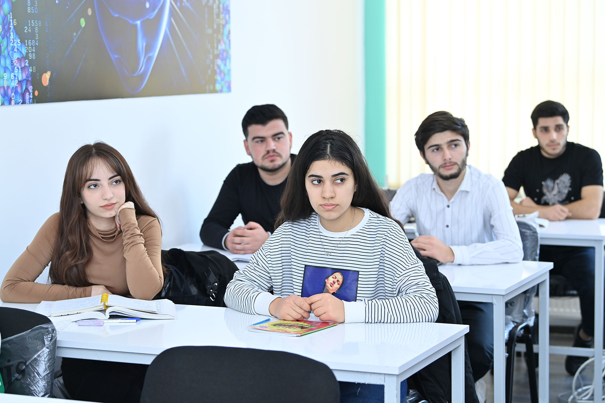 Tələbələrin yerdəyişmə istəyi niyə qəbul edilmir? RƏSMİ