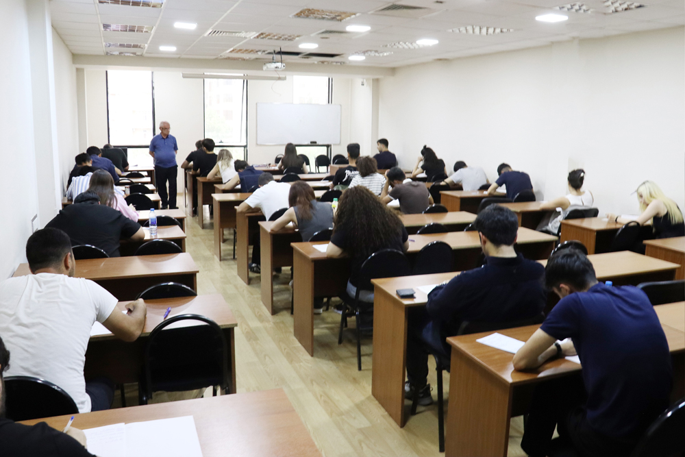 Azərbaycan Universitetində yaz imtahan sessiyası başa çatıb
