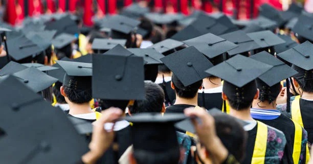 Xarici universitetlərdən məzun olmaq çətindir?
