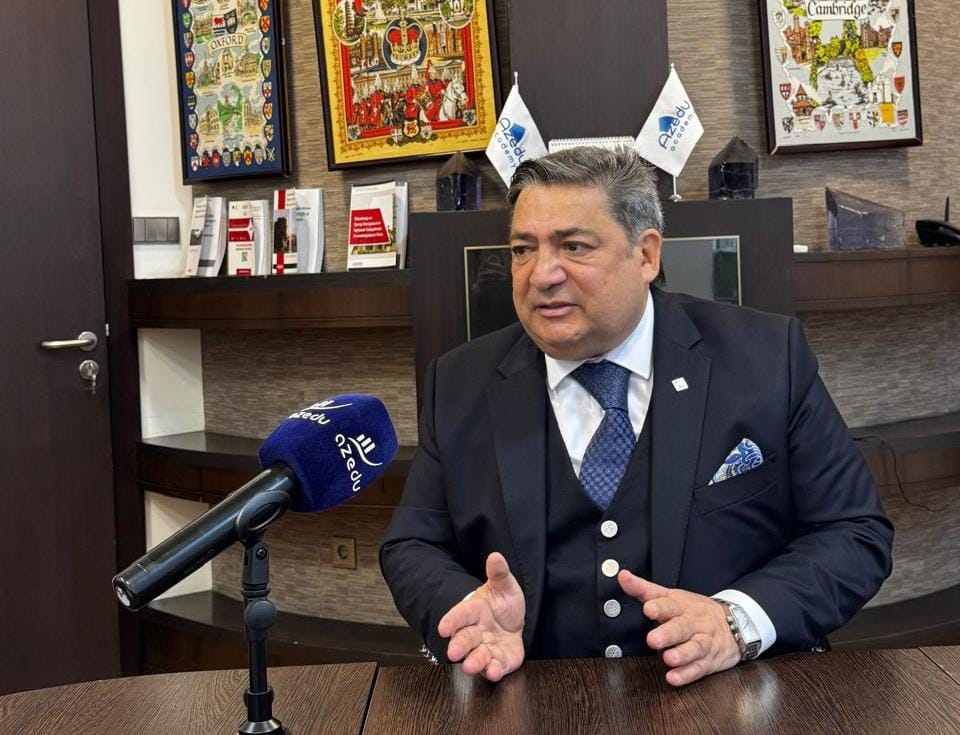 Professor xəbərdarlıq edir: Təhsil sənəd deyil, missiyadır
