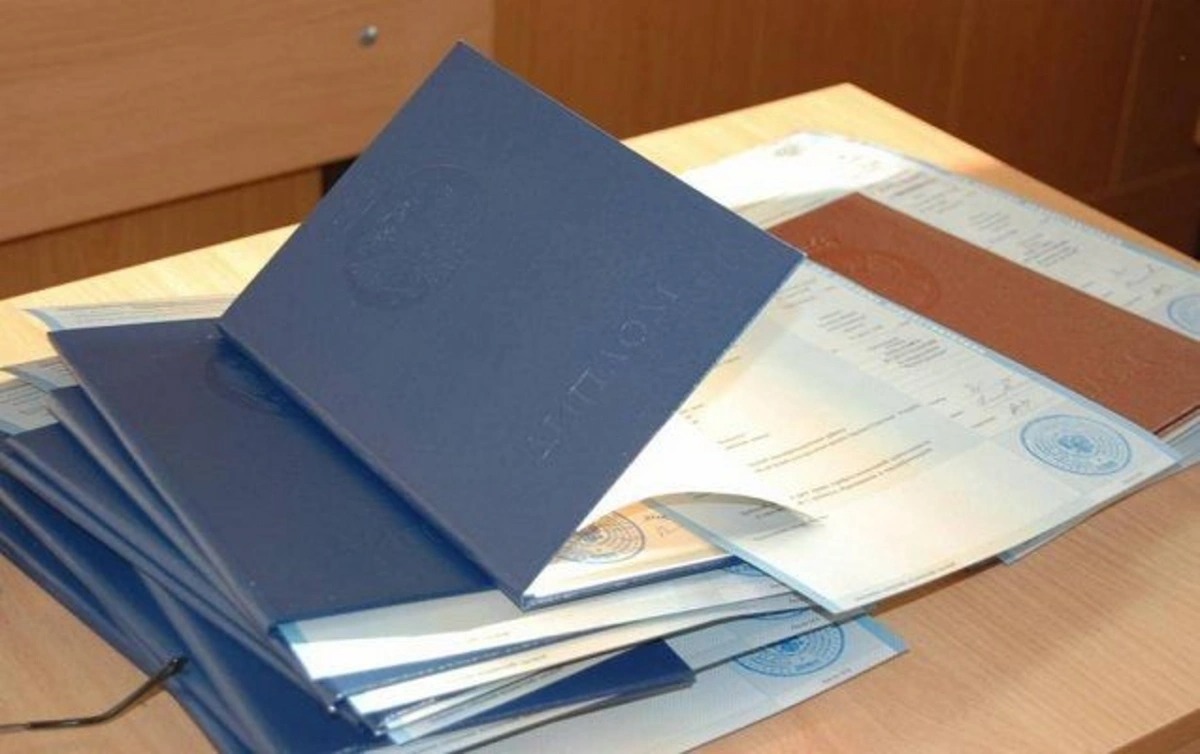 UNEC-in Dərbənd filialının bütün məzunlarına diplom təqdim edilib - RƏSMİ