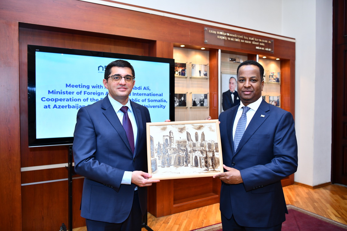 Somali Federativ Respublikasının xarici işlər və beynəlxalq əməkdaşlıq naziri ADNSU-da 