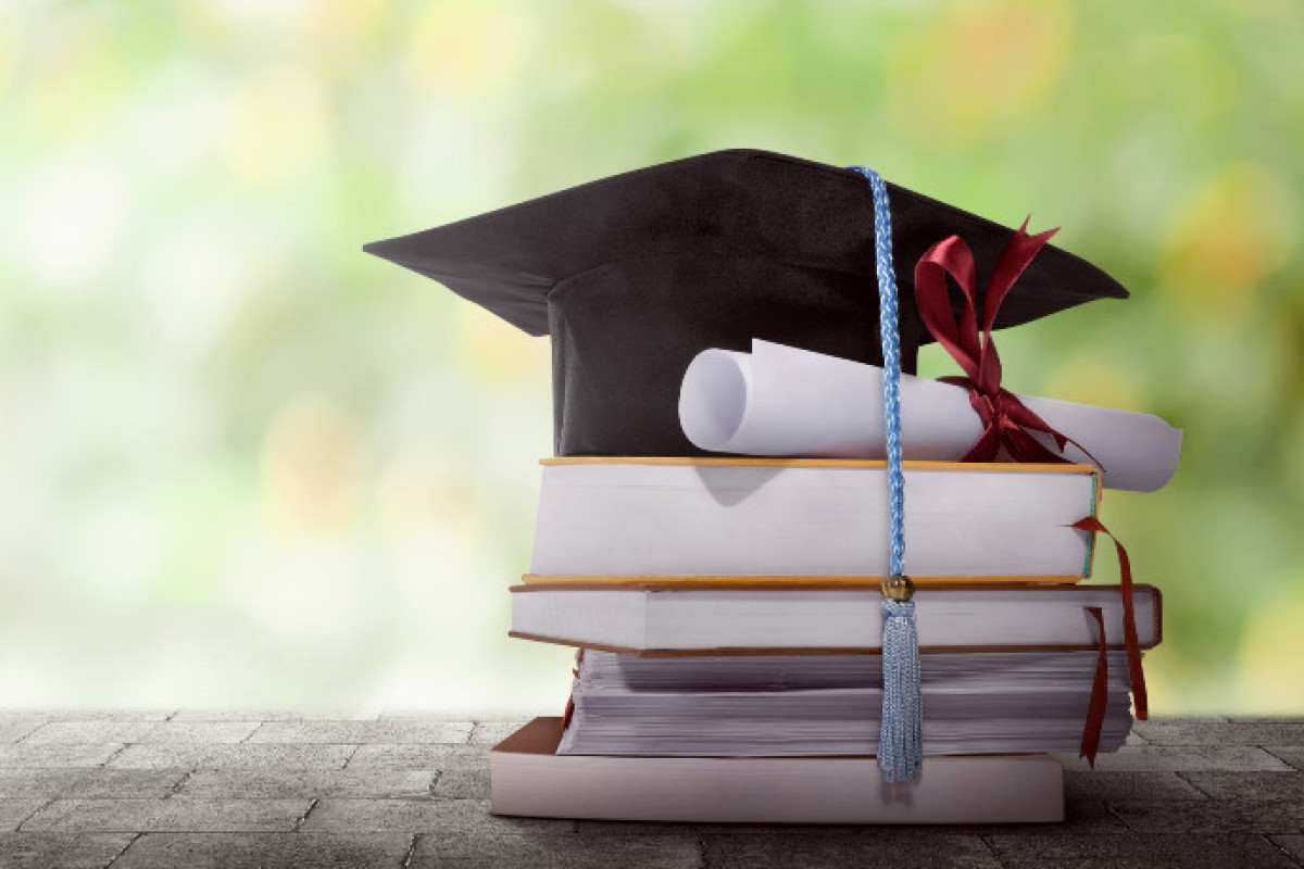 Xaricdəki tələbələrin yerli universitetlərə köçürülməsinə əngəllər yaradılır? - RƏSMİ