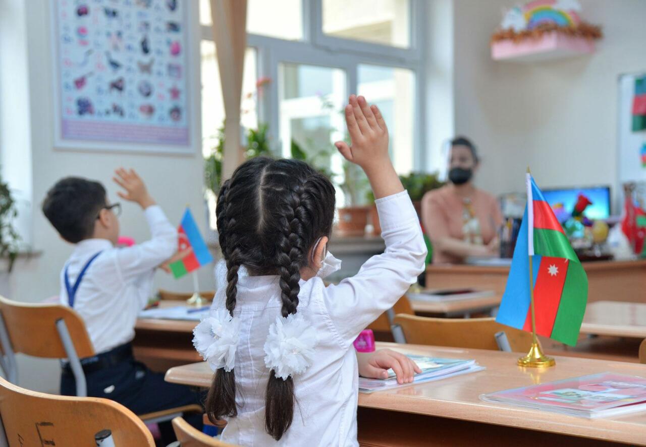 Dünyada məktəblər yay tətilindən sonra nə vaxt açılır? 