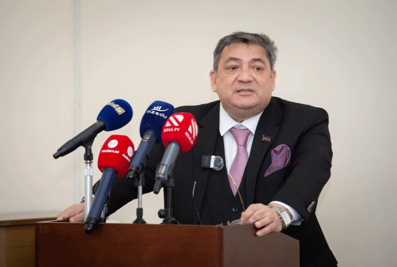 Təhsilverən öyrətdiyi şəxsdən az maaş ala bilməz