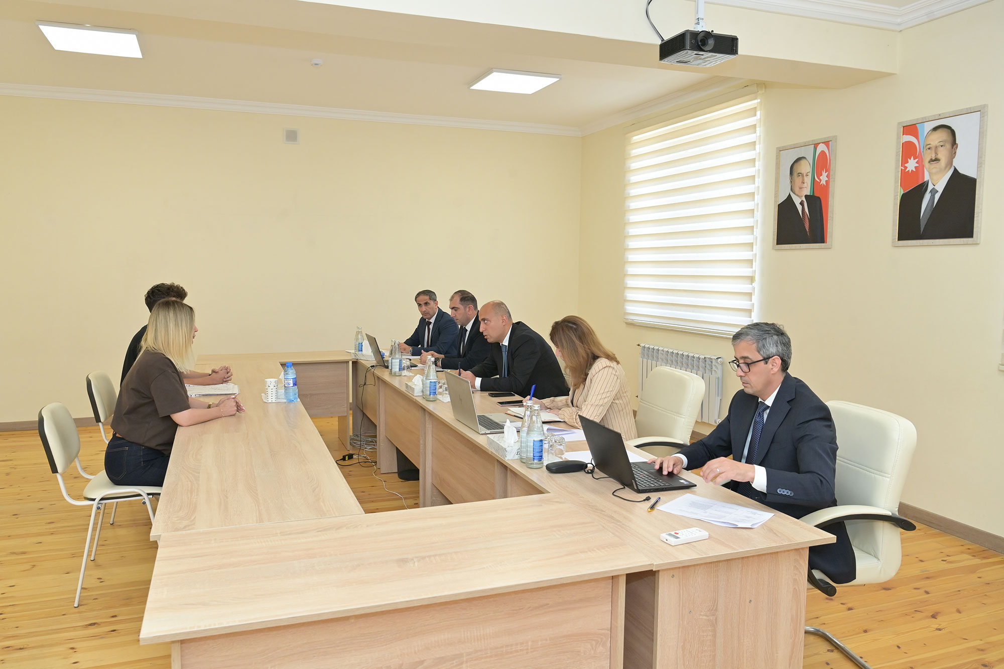 Emin Əmrullayev İsmayıllıda vətəndaşlarla görüşüb