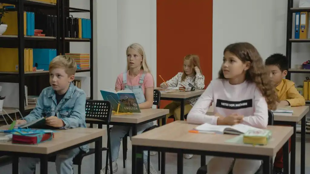 Ukraynada məktəblərdə 12 illik təhsilə keçidlə bağlı pilot layihəyə başlanılıb