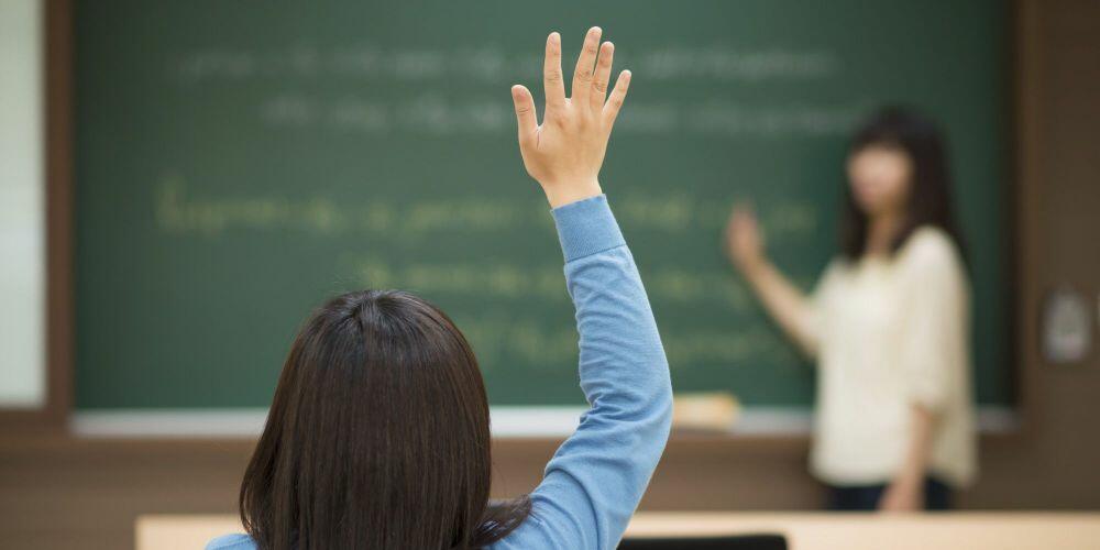 Müəllimlikdə gənclərin payı: Azərbaycan dünya ölkələrini QABAQLAYIR