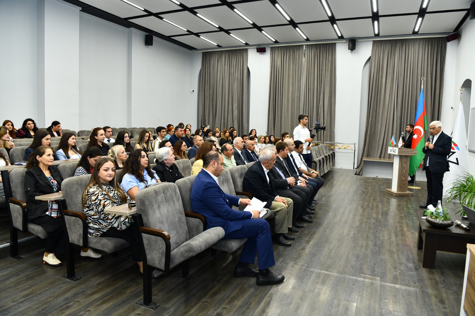 “Danışır təcrübə” layihəsinin qonağı professor Rafiq Əliyev olub