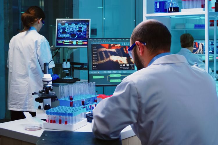 Universitetlərin ortaq laboratoriyaları olsa, elmi işlər güclənər - TƏKLİF