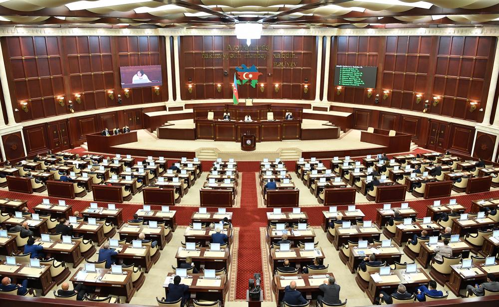 Deputatlar hansı ixtisas üzrə təhsil alıb? - SİYAHI